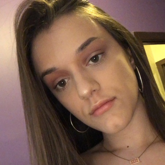 Meet your Posher, Aida - Picture 1 of 1